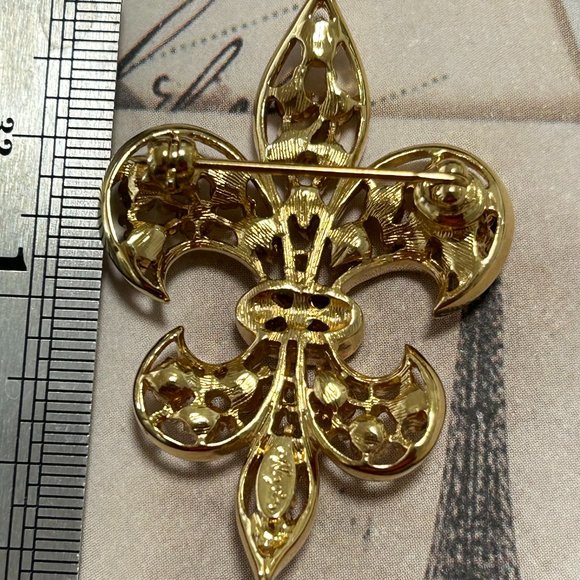 Vintage Signed Napier Fleur de Lis Gold Tone Sparkling Rhinestone Brooch Pin - Picture 6 of 6